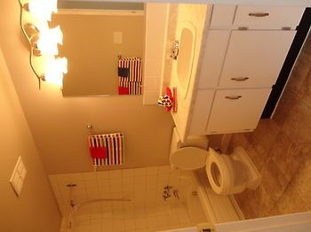 West Coast Suites By Gamalos Group Victoria Luaran gambar